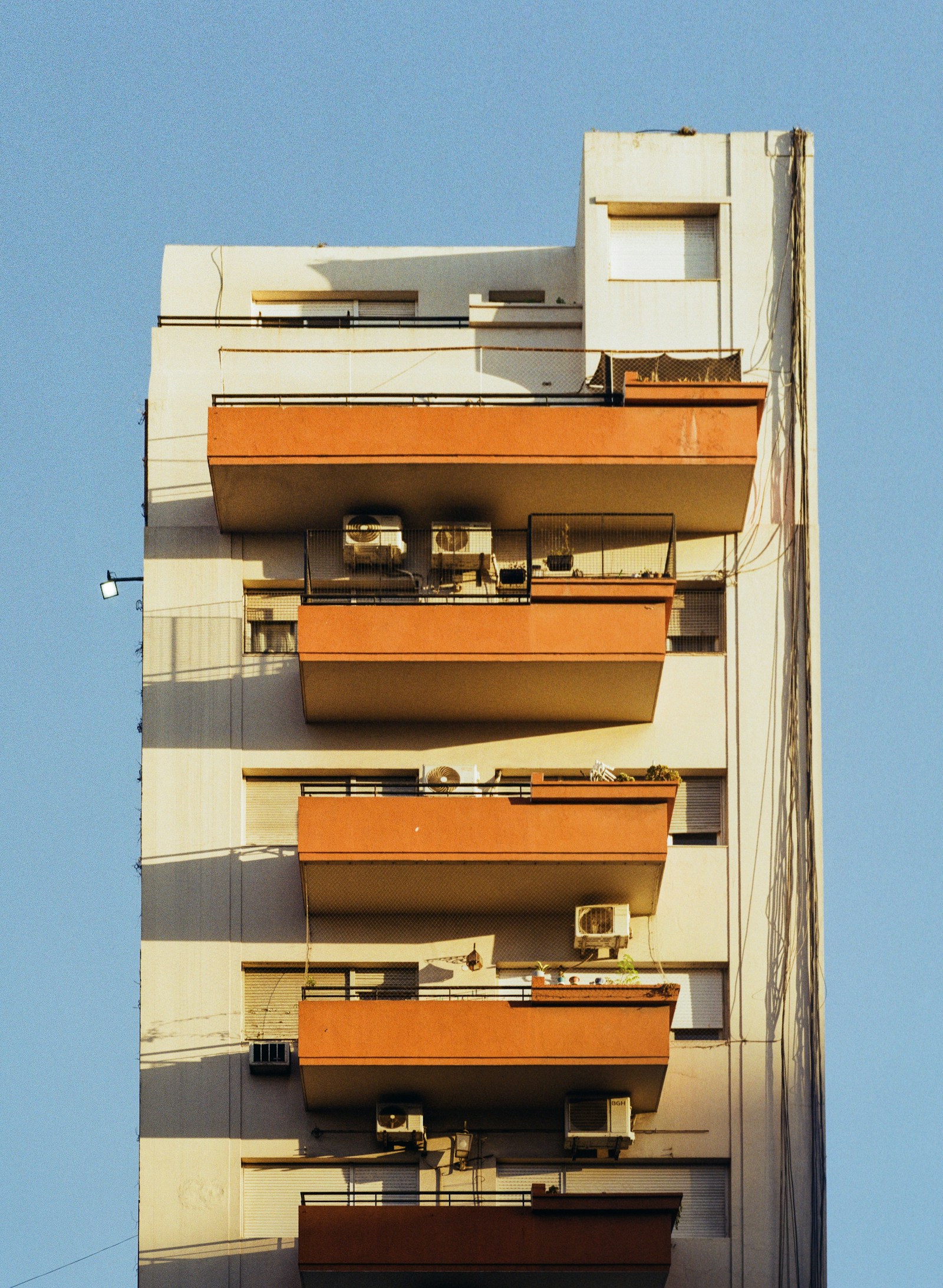 Edificio residencial con balcones en Palermo, Buenos Aires